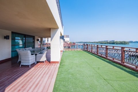 Vila v Al Gurm West, Abu Dhabi, SAE 5 ložnice, 1579.3 m² Č.: 528784 - fotografie 2