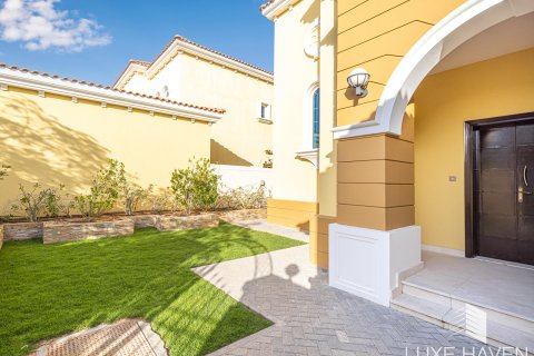 فيلا للإيجار في Jumeirah Park، دبي، الإمارات العربية المتحدة 3 غرفة نوم ، 327.67 متر مربع ، رقم 571379 - صورة 2