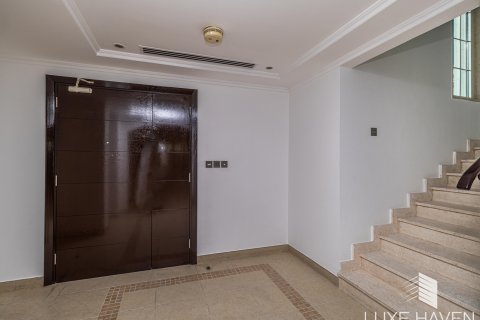 فيلا للإيجار في Jumeirah Park، دبي، الإمارات العربية المتحدة 3 غرفة نوم ، 327.67 متر مربع ، رقم 571379 - صورة 3