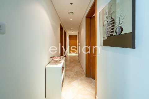 Huoneisto Jumeirah Beach Residence, Dubai, Arabiemiraatit 3 makuuhuonetta, 190 m2 № 600268 - kuva 4