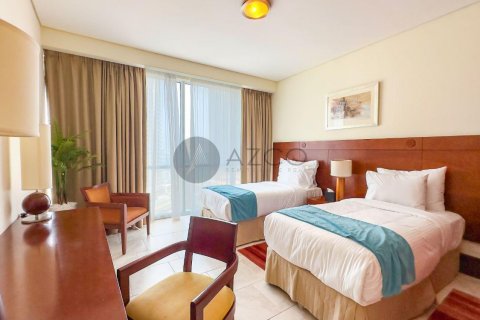 Apartament de închiriat în Jumeirah Beach Residence, Dubai, EAU 3 dormitoare, 241.7 mp.  №441339 - poză 8
