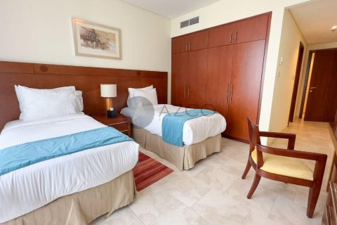 Apartament de închiriat în Jumeirah Beach Residence, Dubai, EAU 3 dormitoare, 241.7 mp.  №441339 - poză 7