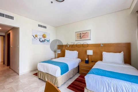 Apartament de închiriat în Jumeirah Beach Residence, Dubai, EAU 3 dormitoare, 241.7 mp.  №441339 - poză 9