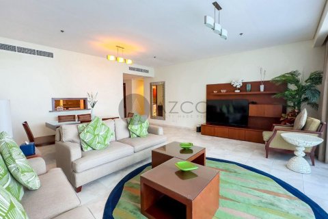 Apartament de închiriat în Jumeirah Beach Residence, Dubai, EAU 3 dormitoare, 241.7 mp.  №441339 - poză 2