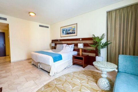 Apartamento en alquiler en Jumeirah Beach Residence, Dubai, EAU 3 dormitorios, 241.7 m2 № 441341 - foto 5