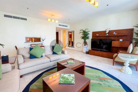Apartamento en alquiler en Jumeirah Beach Residence, Dubai, EAU 3 dormitorios, 241.7 m2 № 441341 - foto 2