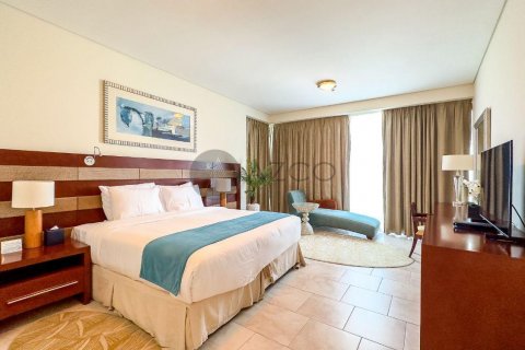 Apartamento en alquiler en Jumeirah Beach Residence, Dubai, EAU 3 dormitorios, 241.7 m2 № 441341 - foto 6