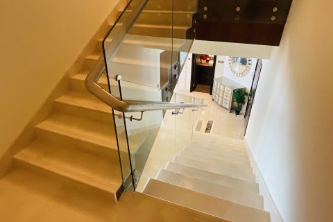 Appartamento in vendita a Dubai, EAU 3 camere da letto, 375 mq. № 713390 - foto 13