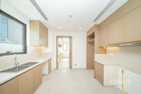 Al Furjan, Dubai, UAE의 임대용 빌라 침실 5개, 455제곱미터 번호 738432 - 사진 6