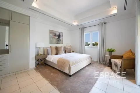וילה להשכרה ב Meadows, Dubai, איחוד האמירויות  6 חדרי שינה, 595 מ"ר, מספר 738460 - תמונה 13