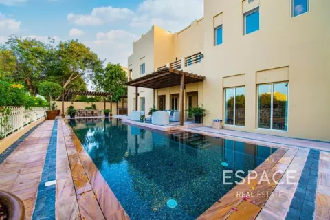 Willa w Meadows, Dubai, ZEA 6 sypialnie, 595 mkw. nr 738460