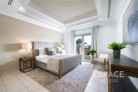 וילה להשכרה ב Meadows, Dubai, איחוד האמירויות  6 חדרי שינה, 595 מ"ר, מספר 738460 - תמונה 11