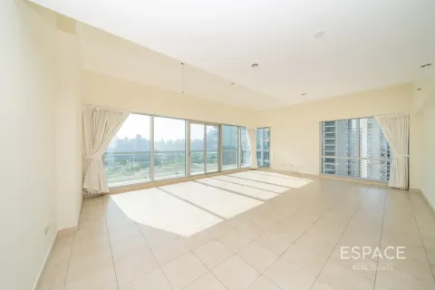 Apartment til leje i The Views, Dubai, UAE 2 soveværelser, 144 kvm № 738457 - foto 3
