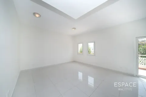 Vilă de închiriat în Meadows, Dubai, EAU 6 dormitoare, 457 mp.  №738433 - poză 10