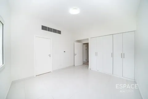 Vilă de închiriat în Meadows, Dubai, EAU 6 dormitoare, 457 mp.  №738433 - poză 14