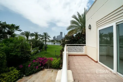 Vilă de închiriat în Meadows, Dubai, EAU 6 dormitoare, 457 mp.  №738433 - poză 17