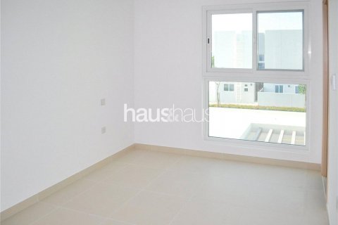 Townhouse in Dubai Land, Dubai, UAE 3 bedrooms, 179 sq.m. № 626525 - photo 12