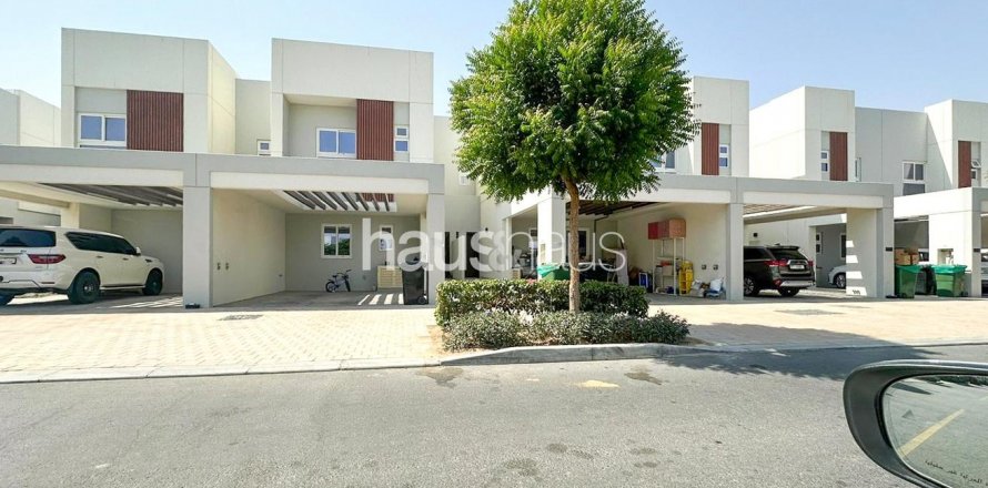 Townhouse in Dubai Land, Dubai, UAE 3 bedrooms, 179 sq.m. № 626525