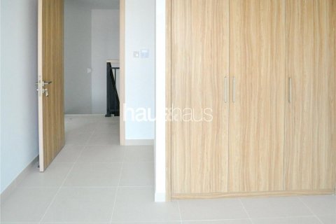 Townhouse in Dubai Land, Dubai, UAE 3 bedrooms, 179 sq.m. № 626525 - photo 8