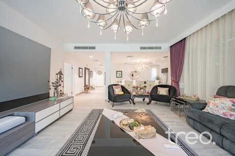 Villa in Arabian Ranches, Dubai, UAE 4 bedrooms, 353.03 sq.m. № 755415 - photo 3