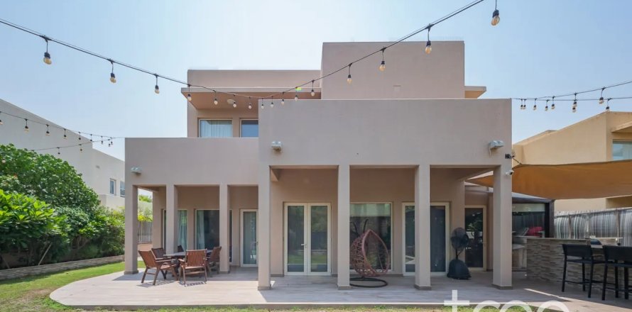 Villa in Arabian Ranches, Dubai, UAE 4 bedrooms, 353.03 sq.m. № 755415