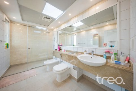 Villa in Arabian Ranches, Dubai, UAE 4 bedrooms, 353.03 sq.m. № 755415 - photo 11
