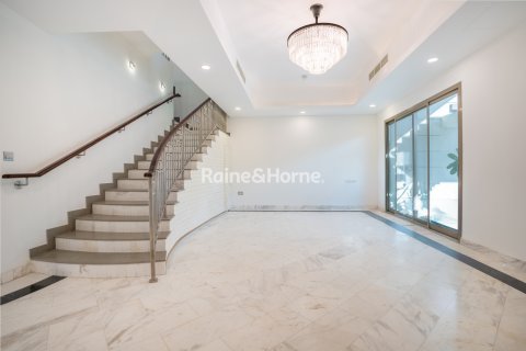 Villa sa Al Furjan, Dubai, UAE 4 silid-tulugan, 225.4 sq.m. № 707667 - larawan 7