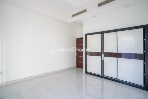 Villa sa Al Furjan, Dubai, UAE 4 silid-tulugan, 225.4 sq.m. № 707667 - larawan 9