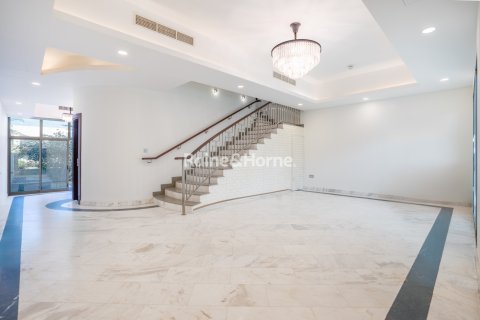 Villa sa Al Furjan, Dubai, UAE 4 silid-tulugan, 225.4 sq.m. № 707667 - larawan 2