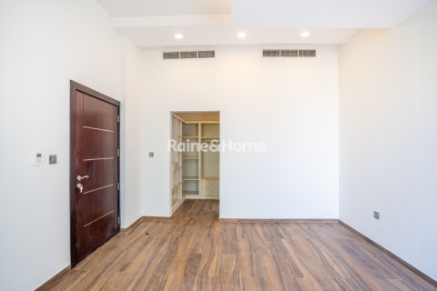 Villa sa Al Furjan, Dubai, UAE 4 silid-tulugan, 225.4 sq.m. № 707667 - larawan 15