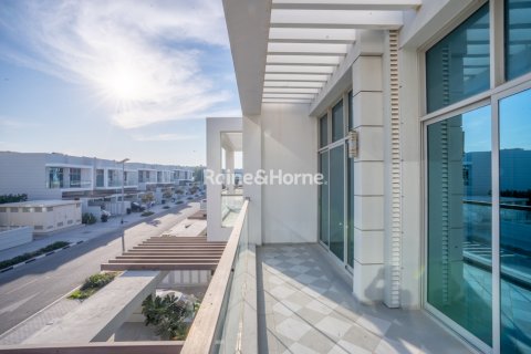 Villa sa Al Furjan, Dubai, UAE 4 silid-tulugan, 225.4 sq.m. № 707667 - larawan 14