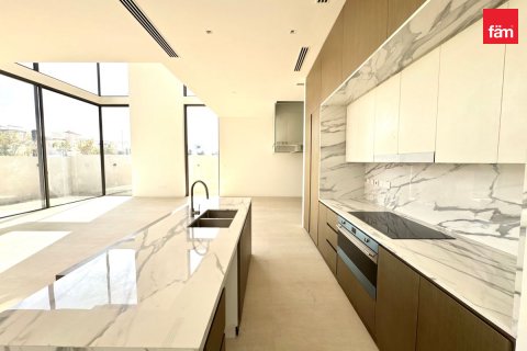 Villa til salg i Dubai, UAE 4 soveværelser, 505.2 kvm № 652326 - foto 7