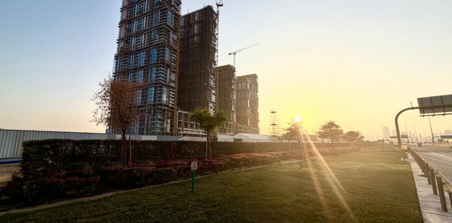 Apartment in Ras Al Khor, Dubai, UAE 3 bedrooms, 151.9 sq.m. № 691286