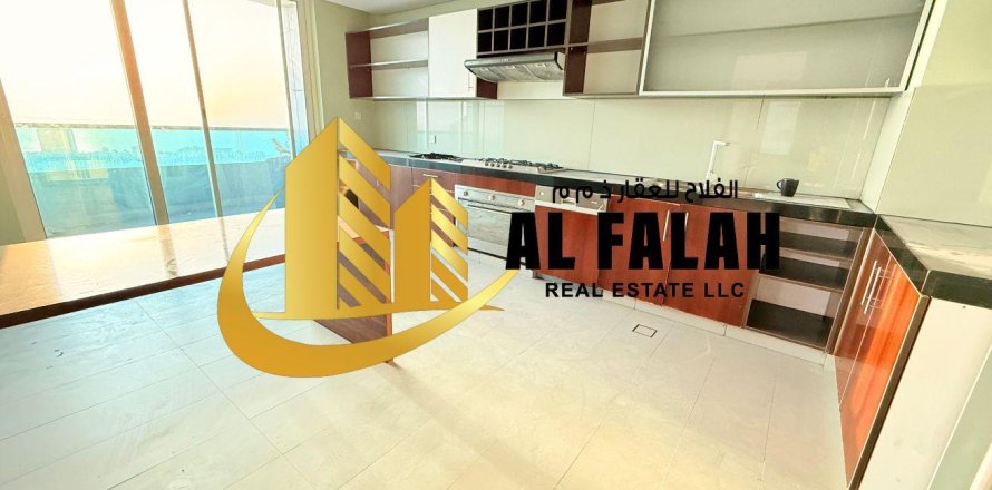 Al Majaz, Sharjah, UAE의 아파트 침실 3개, 204제곱미터 번호 650804