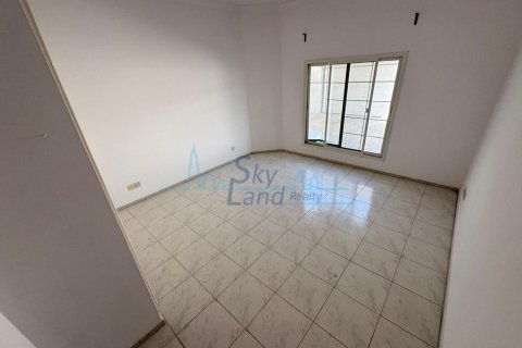 Villa para arrendamento em Umm Suqeim, Dubai, EAU 4 quartos, 372 m2 № 693808 - foto 6