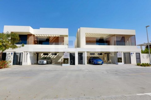 Villa sa Yas Island, Abu Dhabi, UAE 4 silid-tulugan, 458.4 sq.m. № 407745 - larawan 3