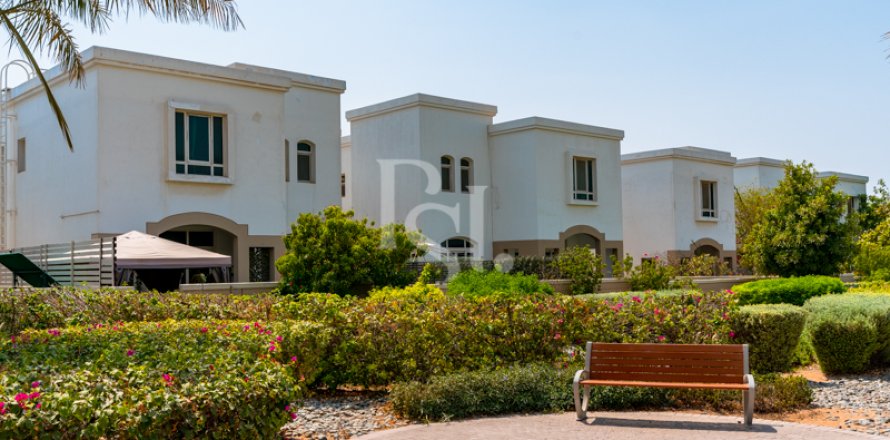 Vila u Al Ghadeer, Abu Dhabi, UAE 199 m2, 3 spavaćih soba Br. 716307
