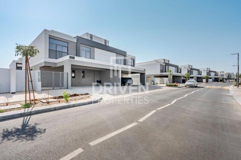 Vila u gradu Dubai South (Dubai World Central), Dubai, UAE 5 spavaće sobe, 373.19 m2 Br. 768222