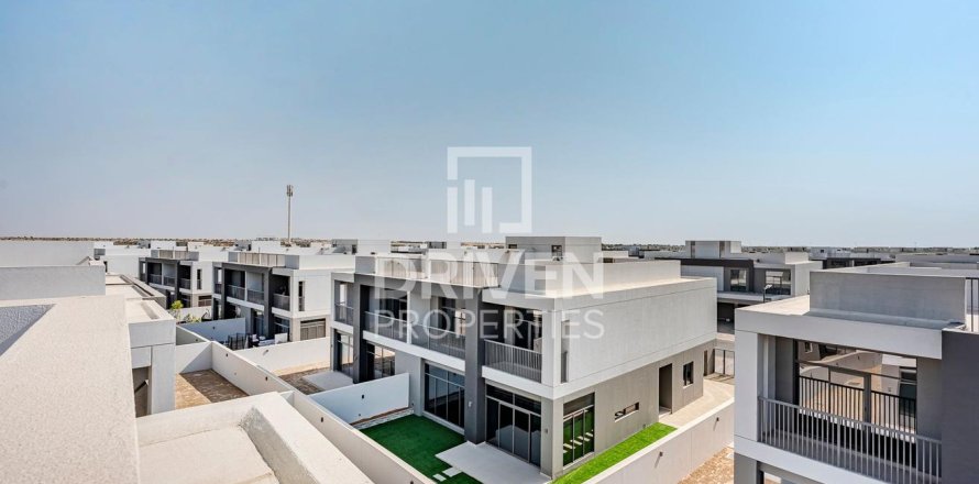 Villa i Dubai South (Dubai World Central), Dubai, UAE 5 soveværelser, 376.44 kvm № 768223