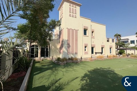 Villa Jumeirah Village Triangle, Dubaijā, AAE 3 istabas, 675 m2 Nr. 697737