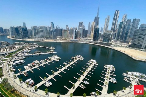 דירה ב Business Bay, Dubai, איחוד האמירויות 2 חדרי שינה, 123.9 מ