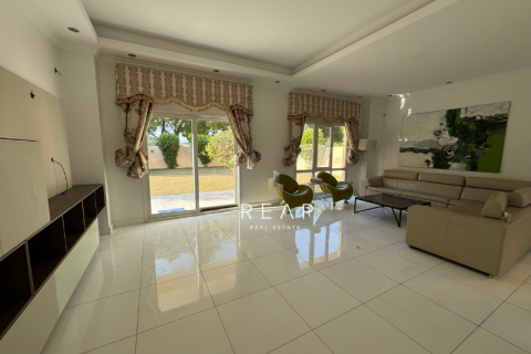 Villa asukohaga Meadows, Dubai, AÜE: 4 magamistoaga, 626.1 m² Nr 499545