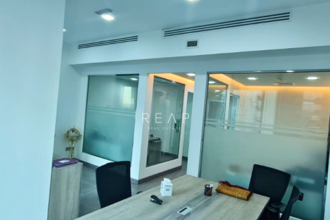 Office til salg i Business Bay, Dubai, UAE 75.7 kvm № 499596 - foto 5