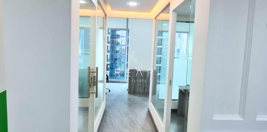 Office i Business Bay, Dubai, UAE 75.7 kvm № 499596