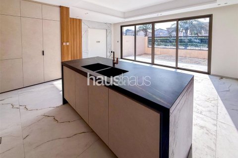 Adosado en venta en Jumeirah Golf Estates, Dubai, EAU 3 dormitorios, 204 m2 № 625173 - foto 2