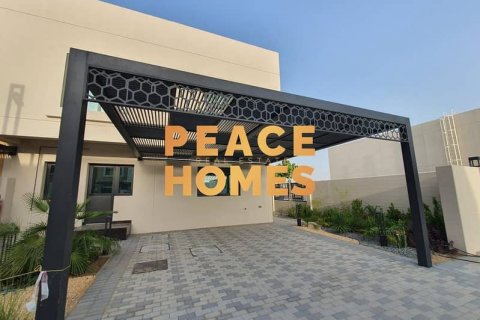 Müüa villa asukohaga Al Rahmaniya, Sharjah, AÜE: 3 magamistoaga, 212 m² Nr 396093 - pilt 2