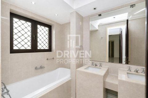 Apartment in Downtown Dubai (Downtown Burj Dubai), UAE 2 bedrooms, 132.02 sq.m. № 765621 - photo 17
