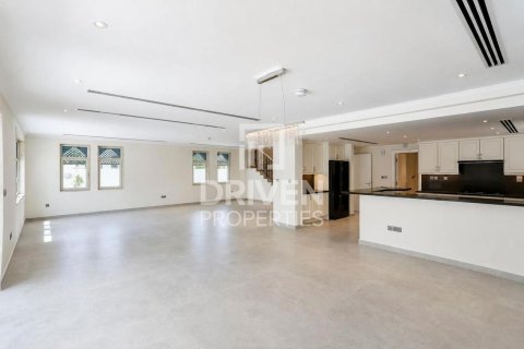 Villa sa Jumeirah Park, Dubai, UAE 4 silid-tulugan, 781.59 sq.m. № 765625 - larawan 2