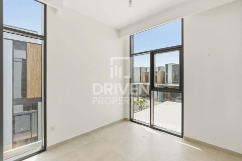 Kaupunkipientalo Mudon, Dubai, Arabiemiraatit 4 makuuhuonetta, 259.48 m2 № 768469 - kuva 13