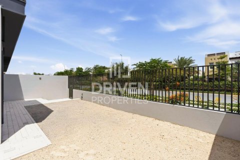 Kaupunkipientalo Mudon, Dubai, Arabiemiraatit 4 makuuhuonetta, 259.48 m2 № 768469 - kuva 28